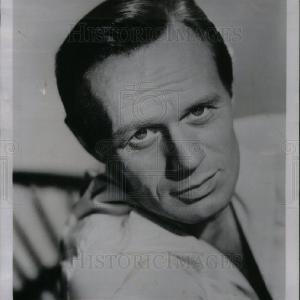1957 Press Photo Richard Widmark,actor Sale Fashion