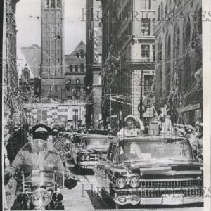 1969 Press Photo Queen Elizabeth England Royalty Cheap With Credit Card