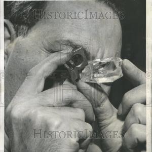 1956 Press Photo Bernard De Haan Discount Shop For