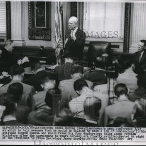 1955 Press Photo Pres. Eisenhower news Conference Clearance 2025 New