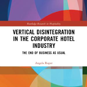 Vertical Disintegration in the Corporate Hotel Industry - Paperback / softback Clearance Best Seller