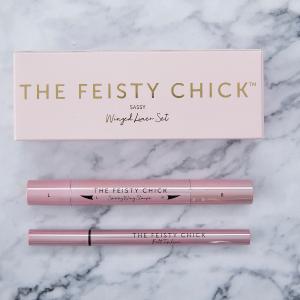 Sassy Winged Liner Set Factory Outlet Cheap Pice