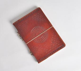 Embossed & accented leather diary | Agenda en cuir gaufr et accentu Sale Tumblr