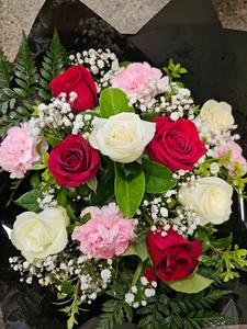 Blissful Flower Bouquet Cheap View