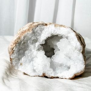 clear quartz geode HALF - 8A (matches with 8B) Buy Cheap For Cheap