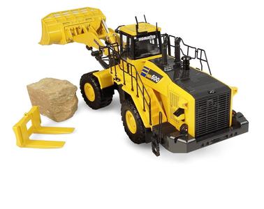 Universal Hobbies UH-8153 1/50 Komatsu WA600-8 Stone Handler Outlet Discount Sale
