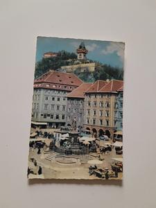 AK Graz. Hauptplatz mit Schlossberg. (1956-57) Marketable Online