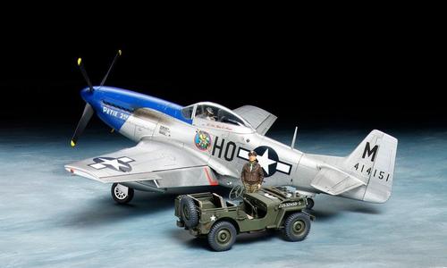 Tamiya 25205 1/48P-51D & 4x4 LV Get Authentic