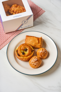 Mini Pastries Box Free Shipping 2025