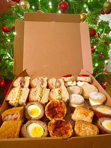 Festive Deluxe Tea Box for 2/3 Finishline