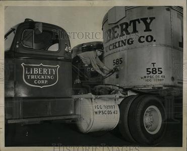 1951 Press Photo Brake Hose Semi-Trailer Truck Perkins - RRW59949 Free Shipping Order