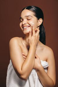 Achieving smooth, glowing skin using exfoliating cream Buy Cheap Comfortable