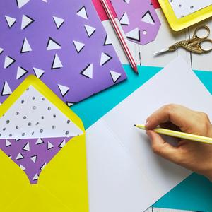 90s Triangle Pattern wrapping paper and gift tags Choice For Sale