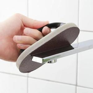 1 piece of emery sponge with handle, magic scrubbing pot and bowl cleaning, decontamination and black dirt cleaning pot bottom cleaning brush. Free Shipping Clearance